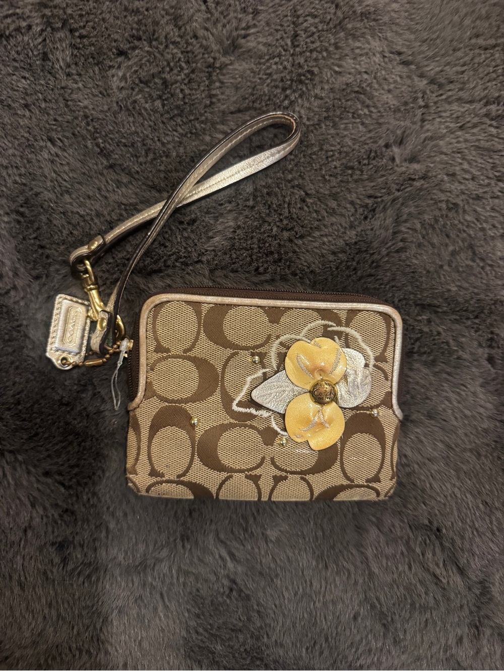 Vintage Coach 41419 Signature Floral Applique Wristlet Y2K 2008
